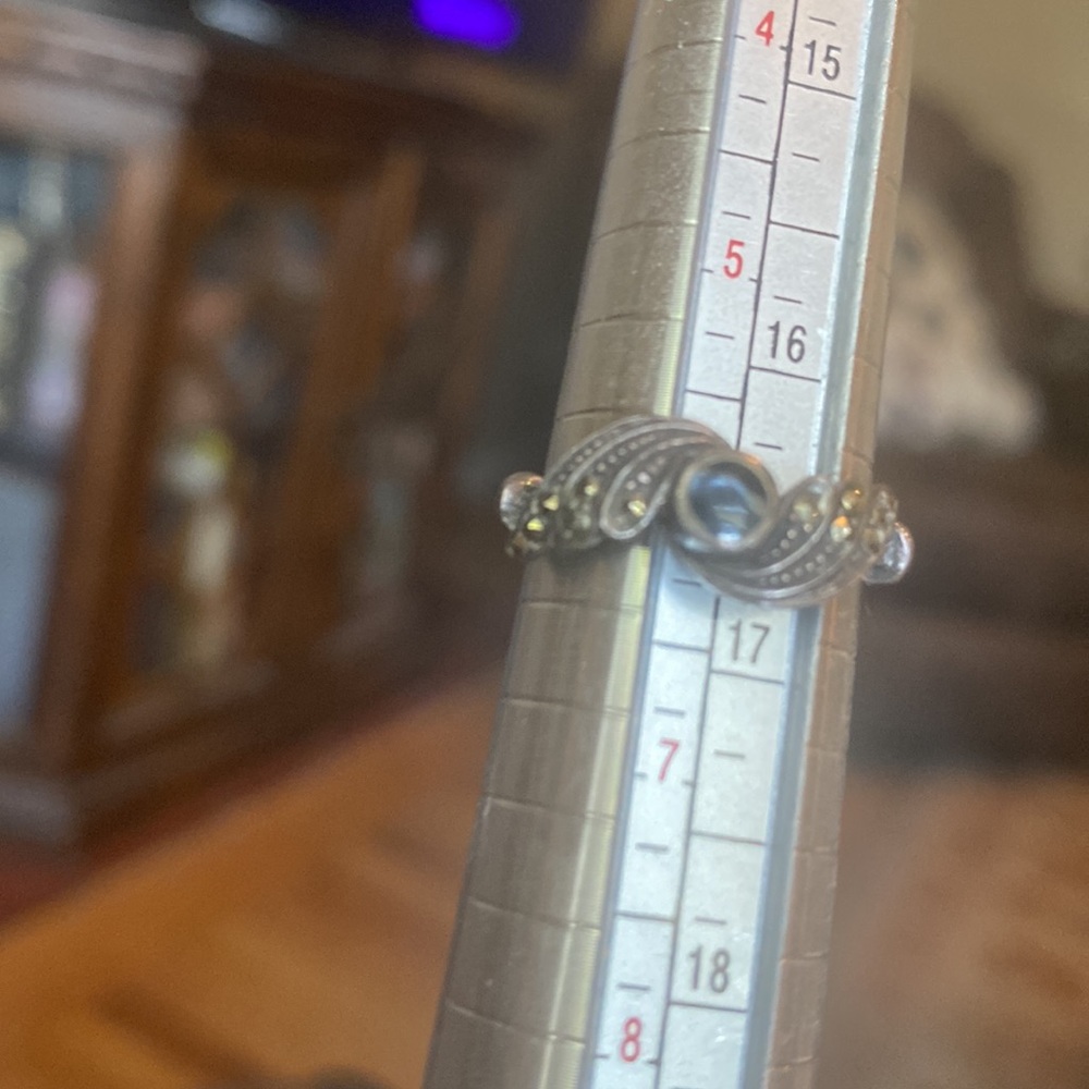 Size 6 silver ring (Ind) - Picture 5 of 6